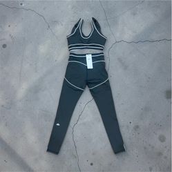 Small Black Alo yoga sports set