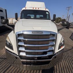 2020 Freightliner Cascadia 126