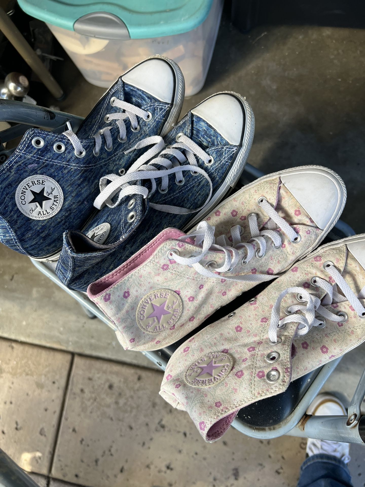 Converse Tennis Shoes