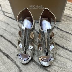 Michael Kors Berkley T Strap Glitter toe heels Color Silver size 9M