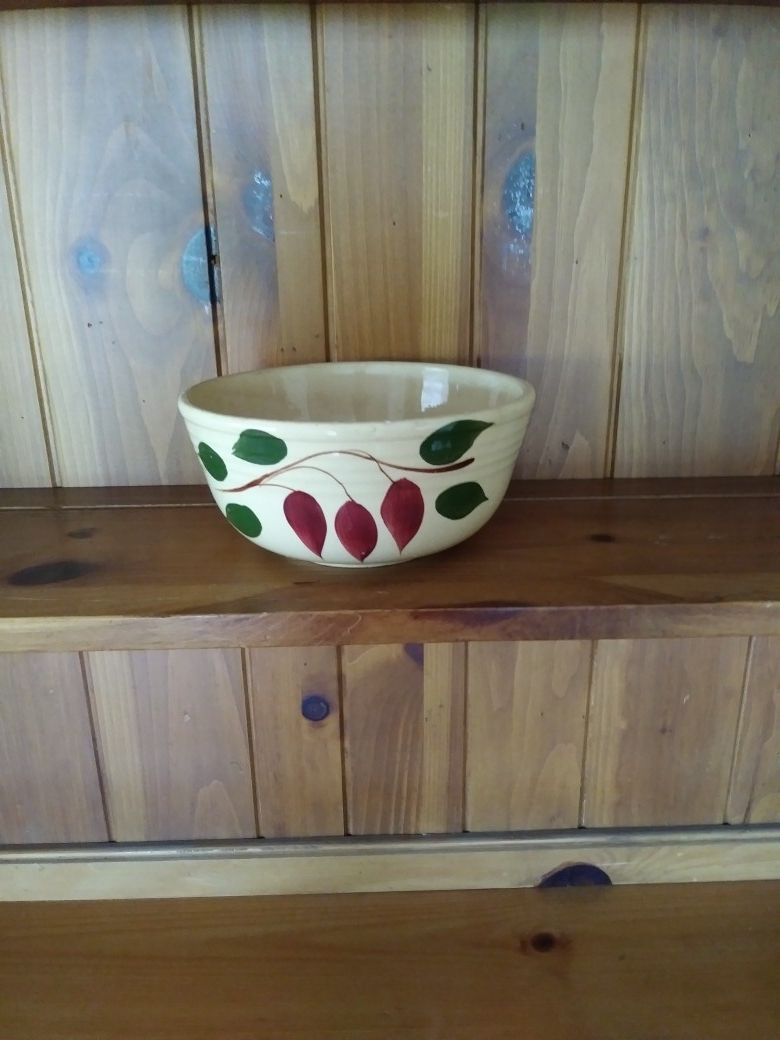 Vintage Watt Pottery Ribbed Red Bud Tear Drop 07 Bowl