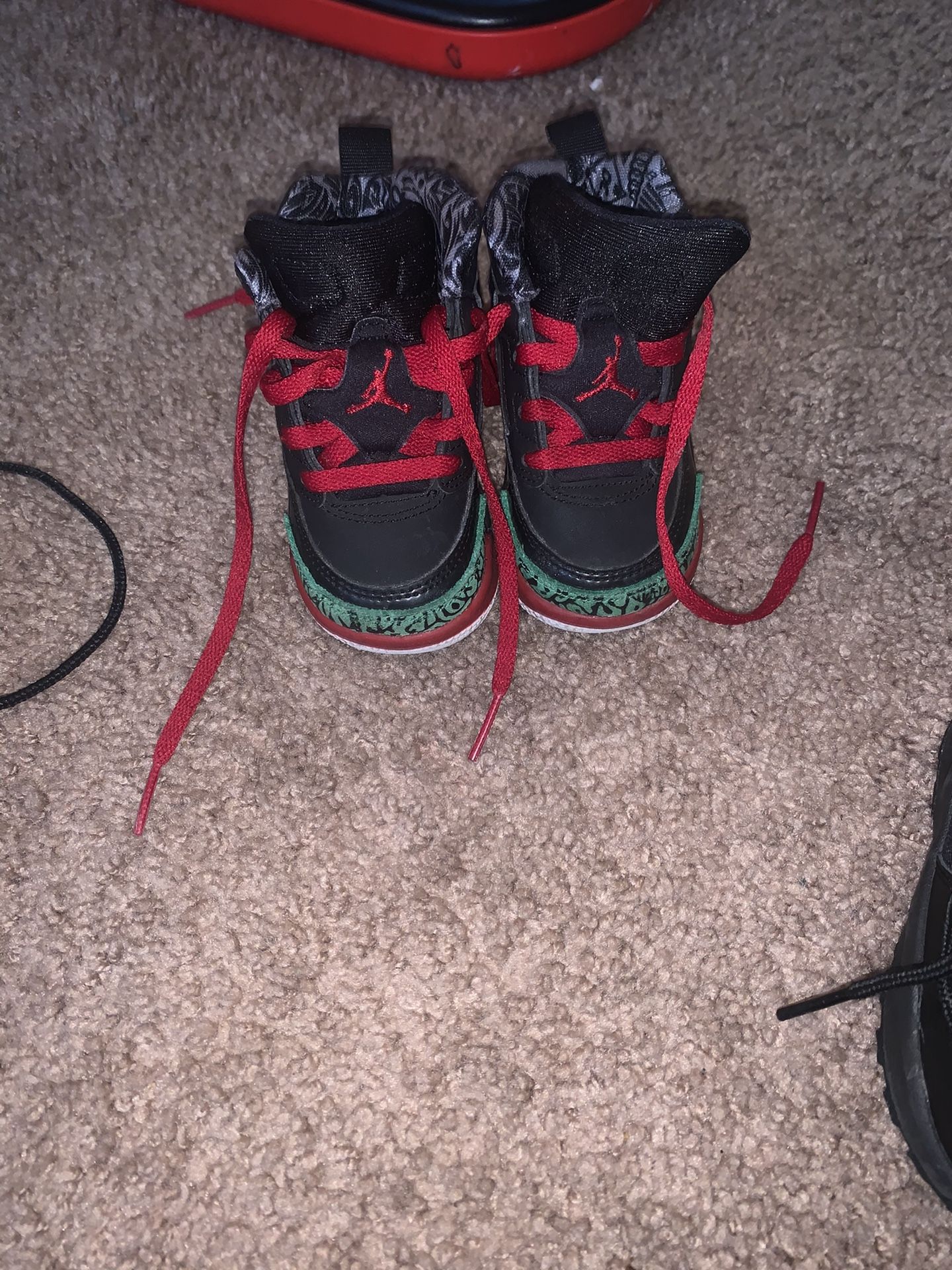 Boys Size 5 Shoe Lot  Good Condition