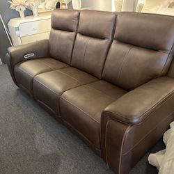 Flexsteel Griffin Italian Leather Power Reclining Sofa with Power Headrests，$650