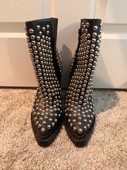 🖤⚡ Jeffrey Campbell Black Studded Statement Boots – Size 9