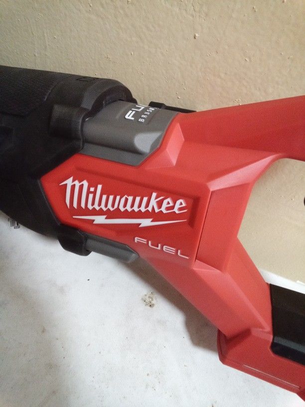 Sawzall Milwaukee.