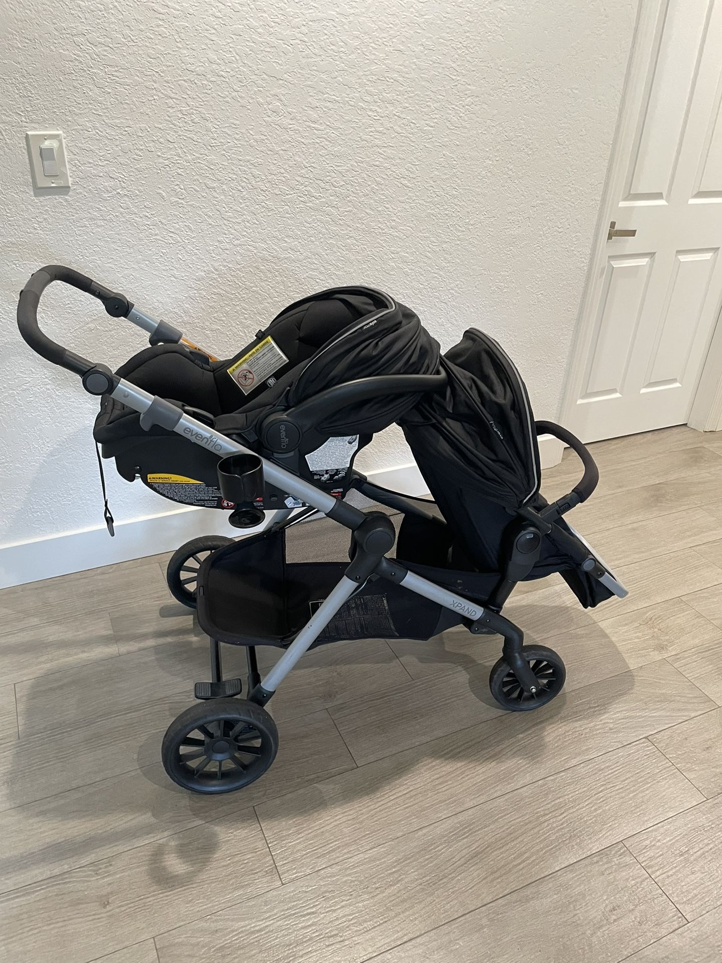 STROLLER PIVOT XPAND TRAVEL SYSTEM WITH INFANT CAR SEAT