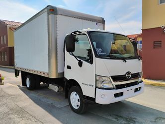2016 HINO 155 BOX TRUCK 16' FT. LIFTGATE.