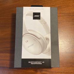 Bose Quietcomfort 45 Headphones-NEW