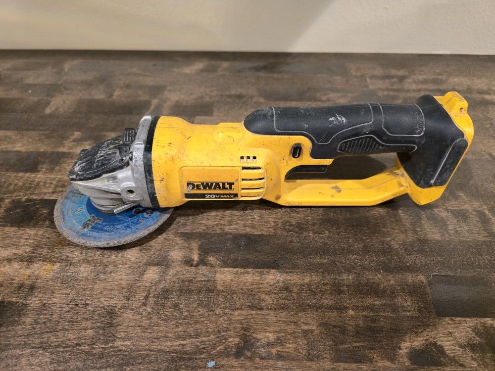 Dewalt 20V Grinder (No Side Handle-Tool Only)
