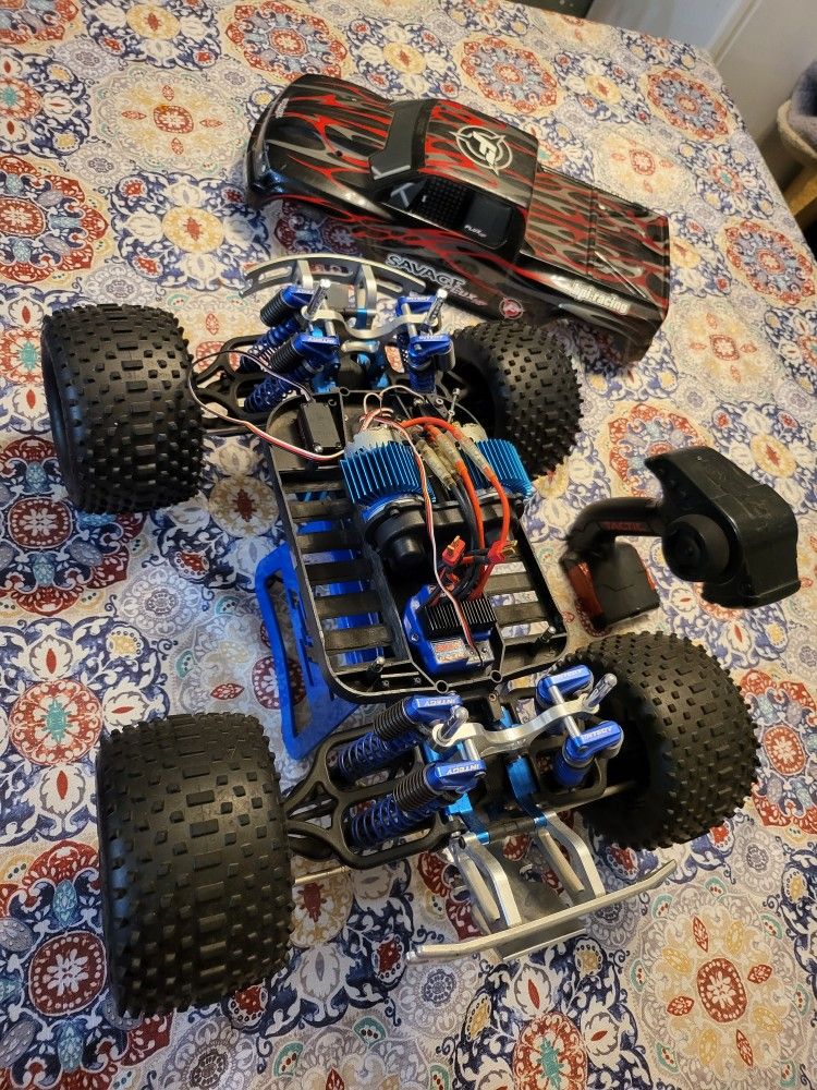 Traxxas E Maxx Upgraded Monster Truck Beast