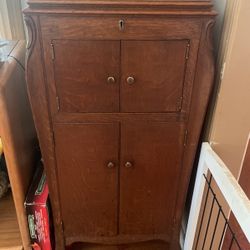 1910 Victrola Record Player 