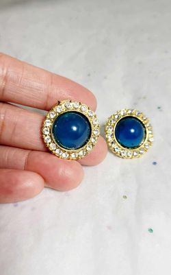 Preowned White & Blue Stone Stud Earrings – Elegant & Stylish, Perfect for Any Occasion, Great Condition!
