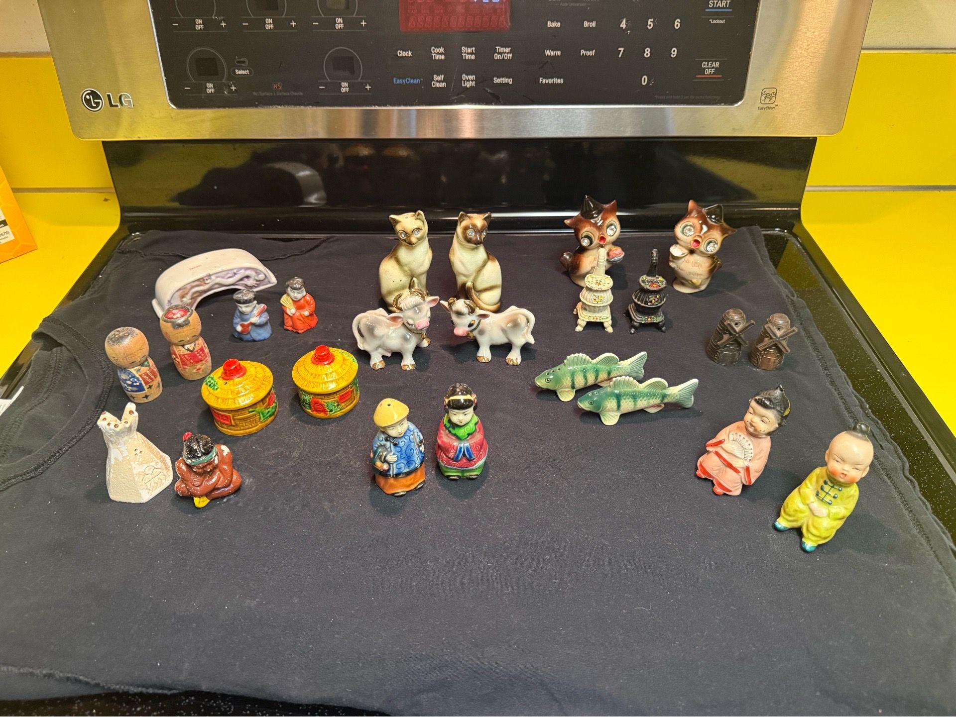 MCM Japan salt and pepper shakers mega lot 12 sets 1950s 1960s ceramic