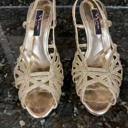 Nina New York Leather 9M  Gold Dress Heels 