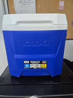 Igloo 16 QT Laguna Hard Side Ice Chest Cooler with Wheels, Blue