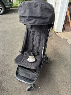 Mountain Buggy Nano Travel Stroller in Black