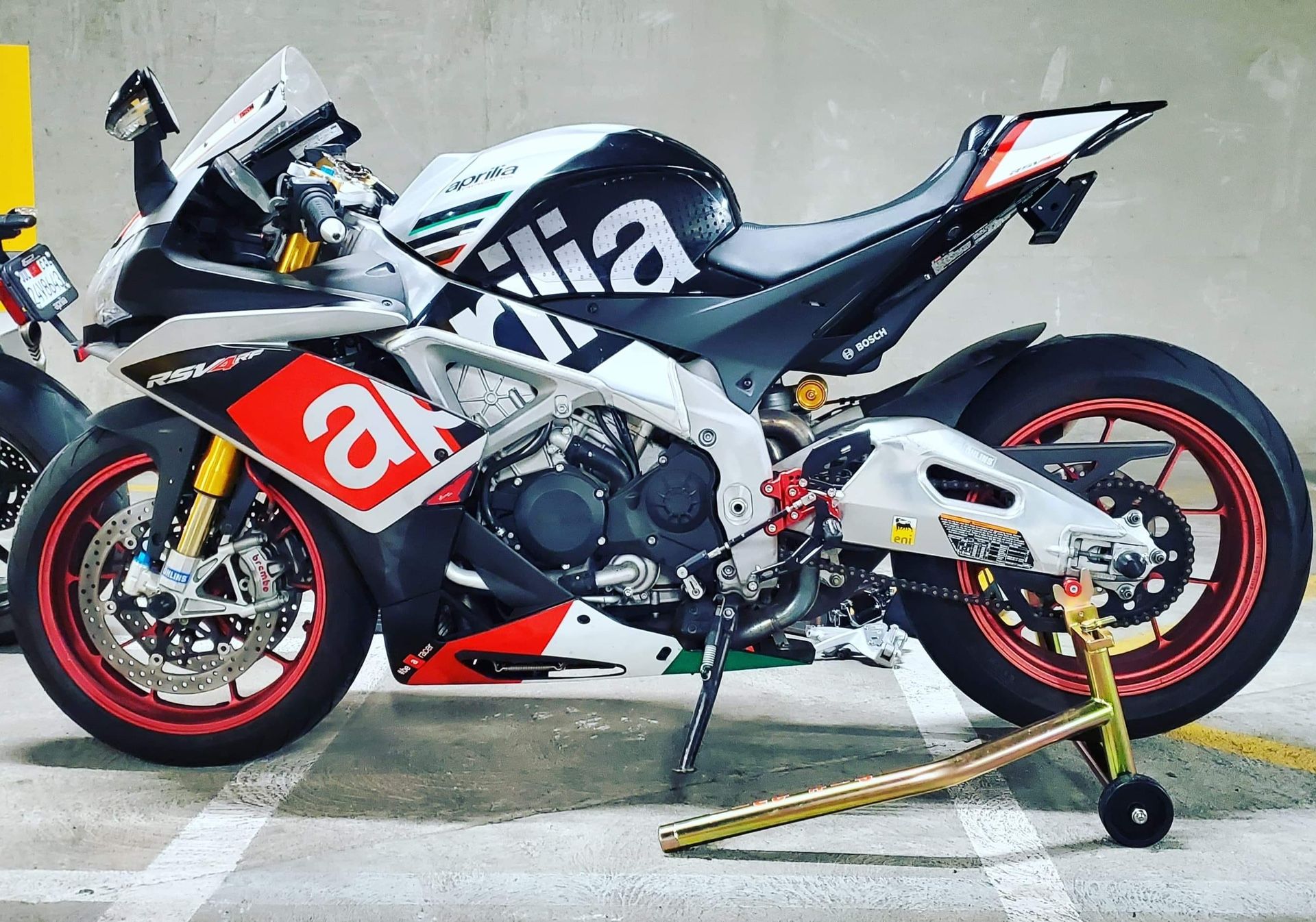 2016 Aprilia RSV4-RF