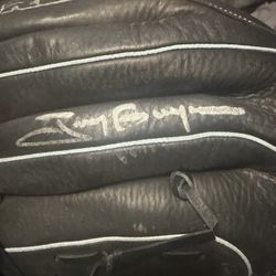 Leather baseball glove signed by Tony Gwynn And Plaque 