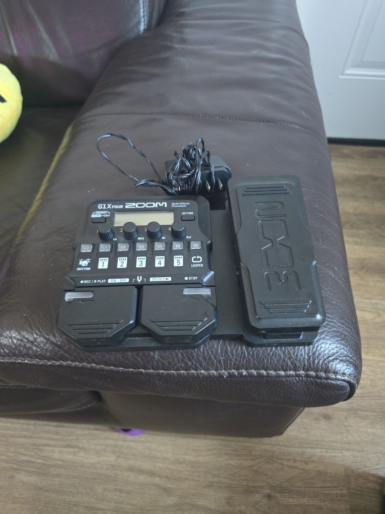 ZOOM G1X Four multi effects pedal electric guitar