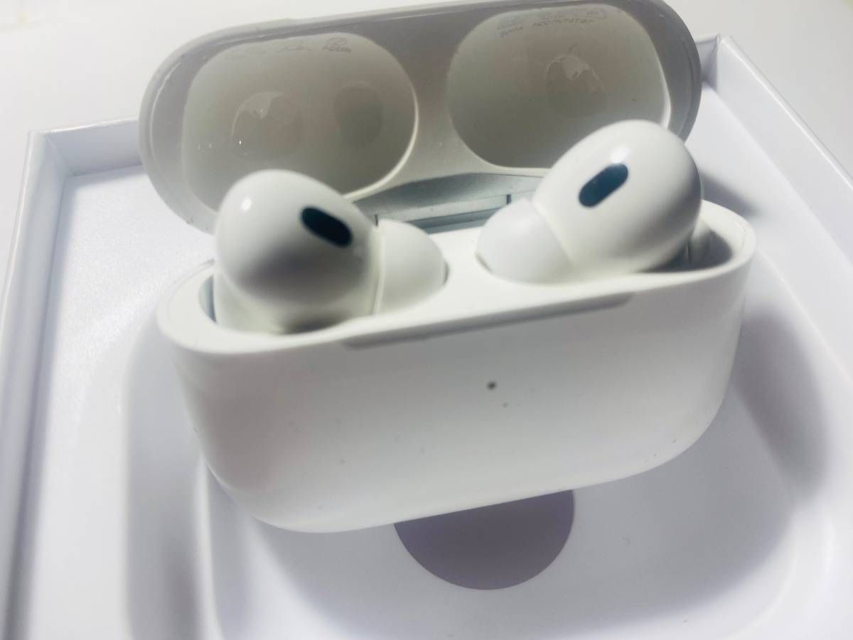 Apple AirPods Pro 2 (Like New) with Box/Cable/Manuals)