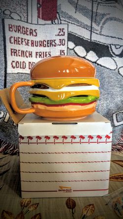 In-N-Out Burger Ceramic Mug with Lid