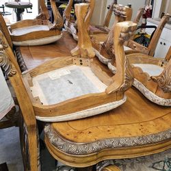 Claw Foot Grand Table Seats 8