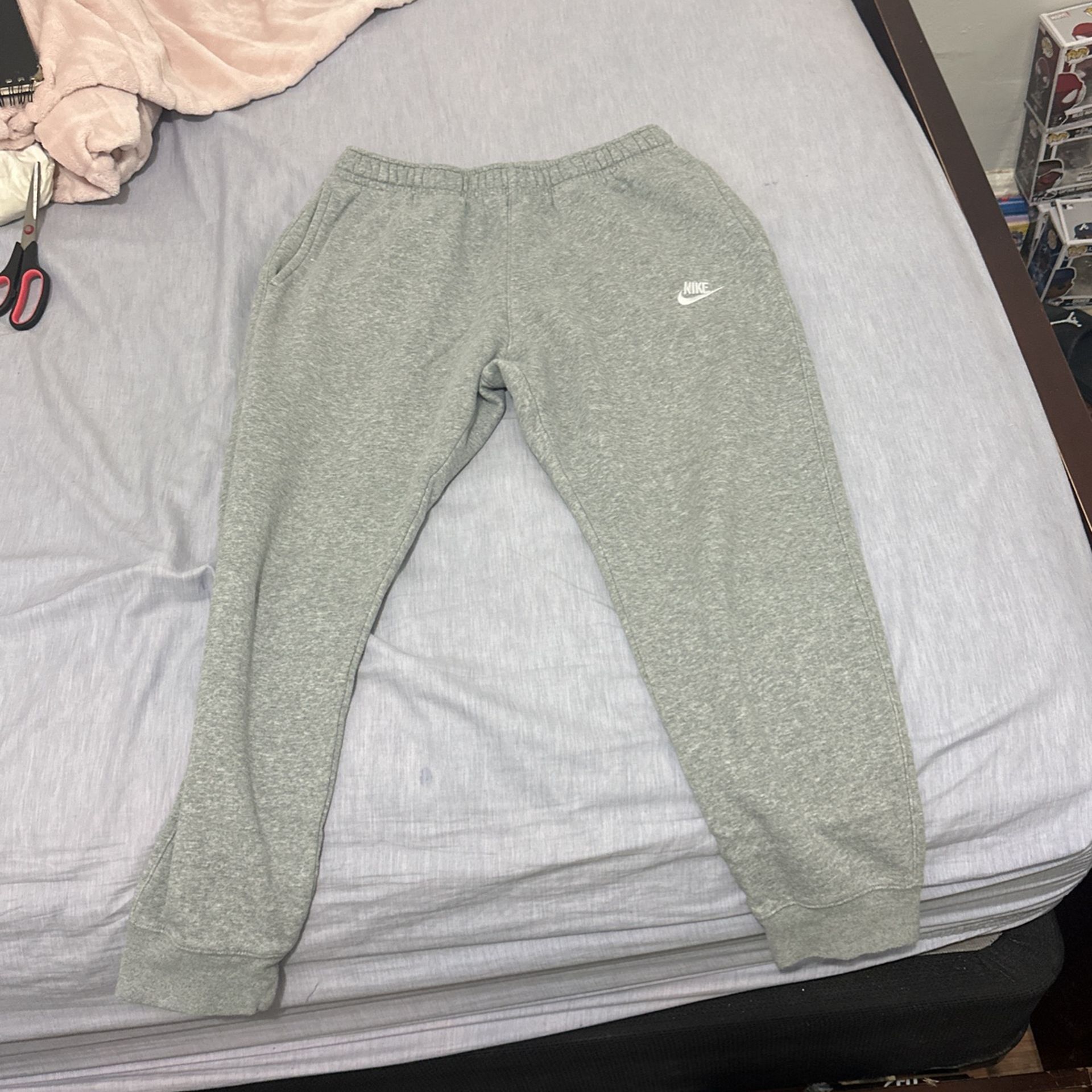 Grey Nike Sweatpants (M)