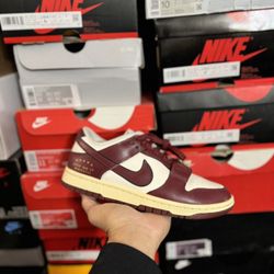 DS Nike Dunk Low Sisterhood Sail Team Red size 7.5W 6M (Tried On)