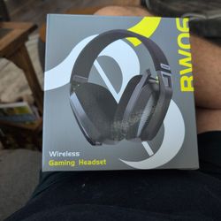 Binnune Bluetooth Gaming Headphones 