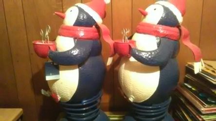Big Xmas yard or indoor penguin figures