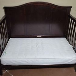 Baby Crib / Toddler Bed / Kids Bed