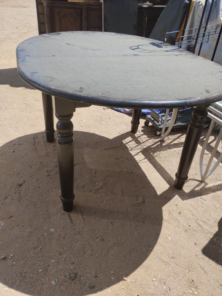Tengo Esta Mesa No Trae Sillas Solamente Ocupa Limpieza
