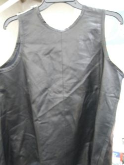 Leather vest. Black