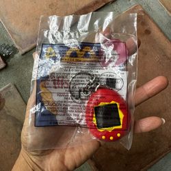 McDonald's 1998 Tamagotchi Keychain Happy Meal Toy Sealed