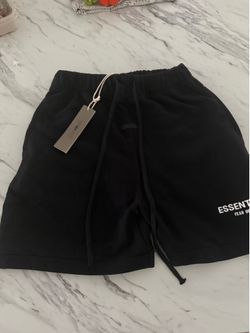 Black essentials shorts