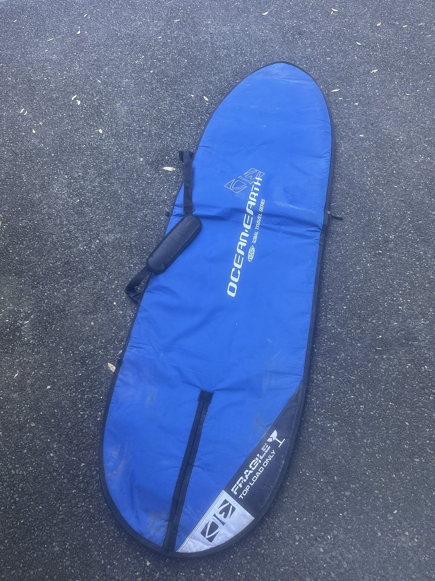7’6” passed surfboard bag. Ocean & Earth