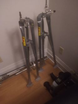 Tripod antenna boosters