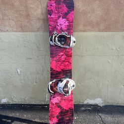 Women’s ladies 152cm 151cm BitchBoards snowboard complete with ride bindings size medium excellent  Condition 