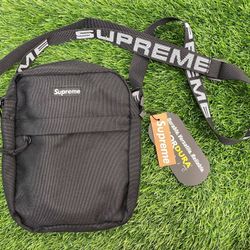 SUPREME CROSSOVER MESSENGER SHOULDER BAG BLACK WHITE NEW A5