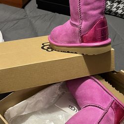 UGG BOOTS SIZE 6c Little Girl (Need Cleaning) $55 