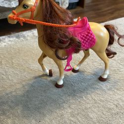 Barbie Hugs 'n Horses Horse with Pink Saddle