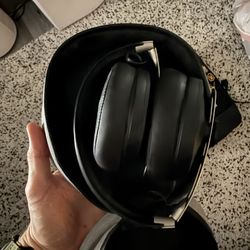 Sennheiser Momentum 3 headphones