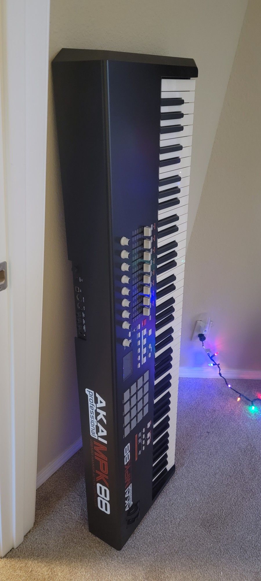 AKAI MPK 88 like New In Box