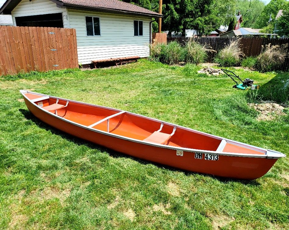 15 Foot Coleman Canoe Great Condition