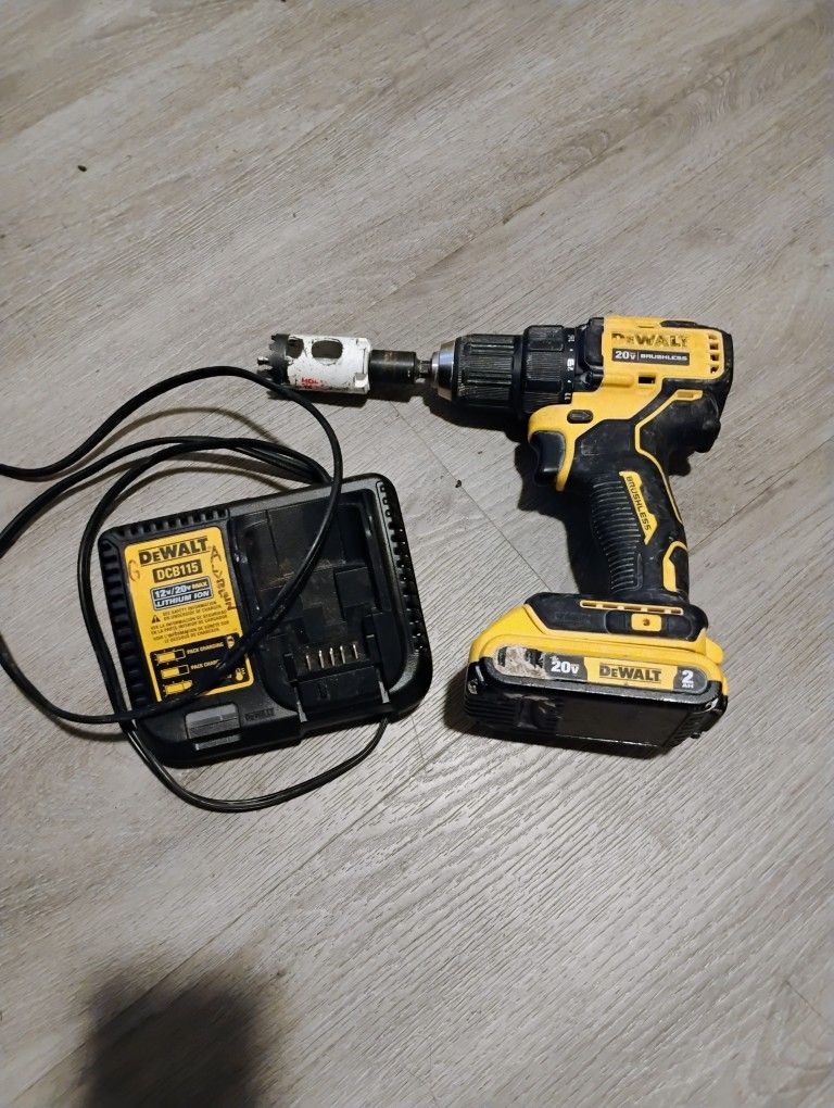 DEWALT DCD708 + 20V CORDLESS DRILL DRIVER - 5AH BATTERY INCLUDED Charger