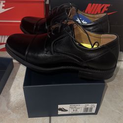Florsheim Dress Shoes Size 9