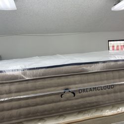 CALIFORNIA KING SIZE DREAMCLOUD MATTRESS & BOX SPRINGS BED SET