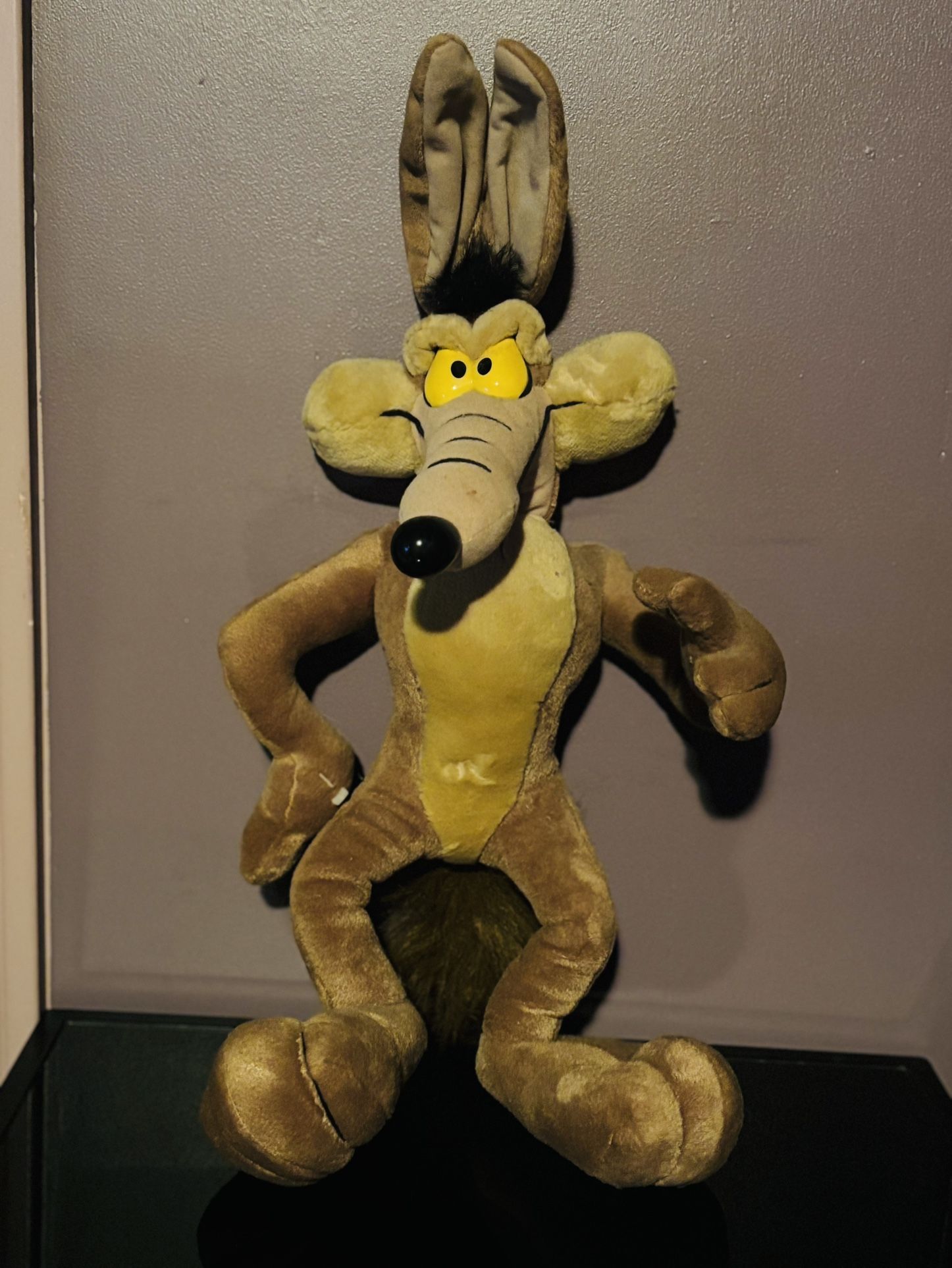 Vintage 1994 Wile E Coyote Plush 22" Tyco