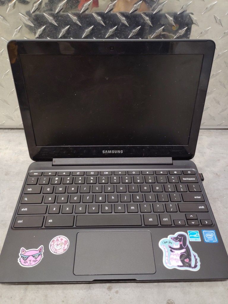 Samsung Chrome Laptop (Read Description)