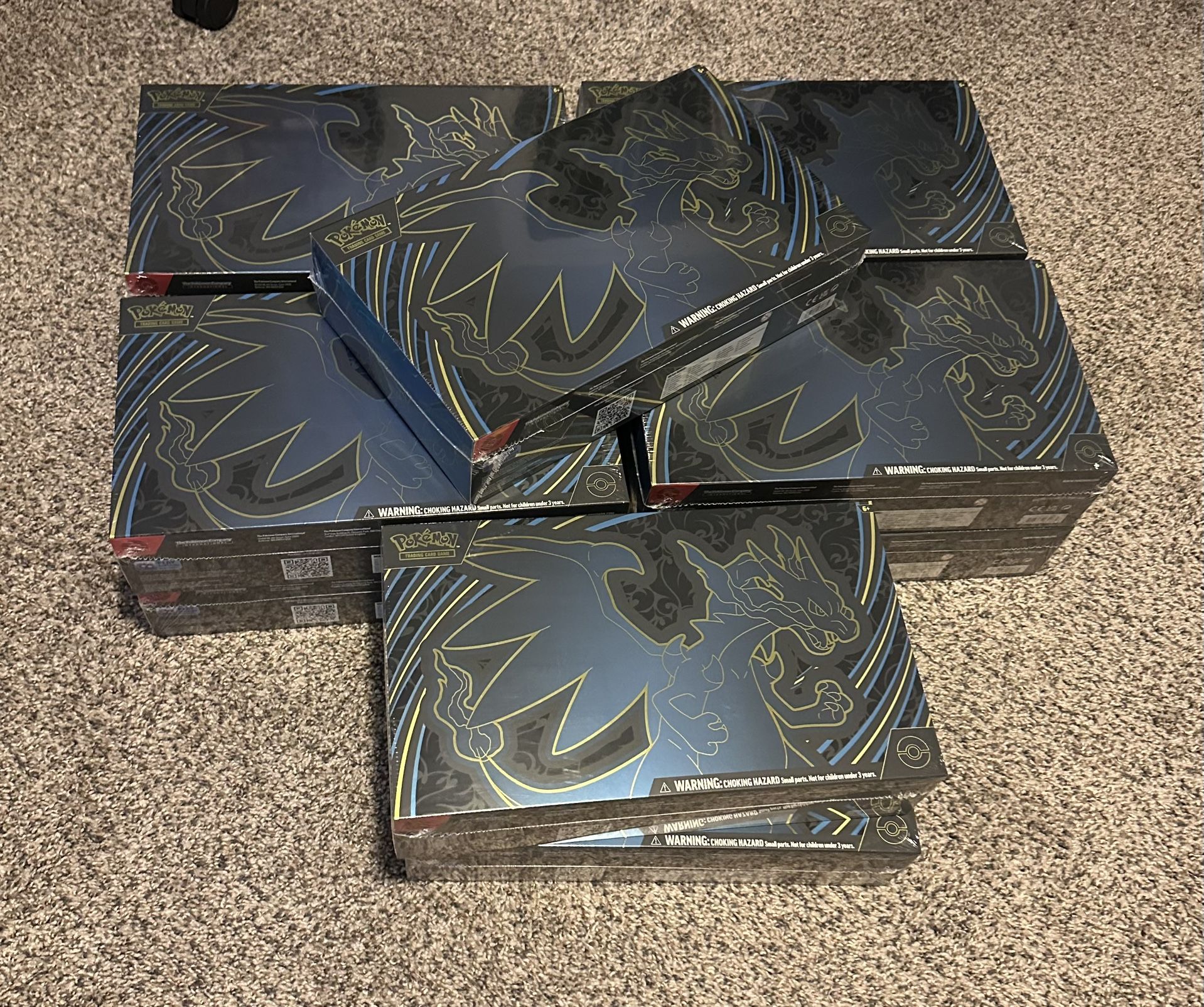 Pokemon Charizard UPC - Ultra premium Collection